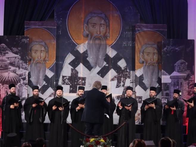 Izuzetni prosvjetni radnici dobitnici Svetosavske nagrade (VIDEO)