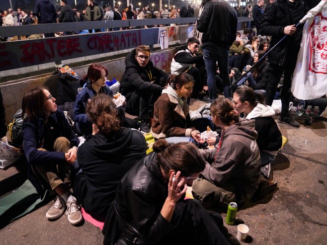 Studenti na Autokomandi (Foto: TANJUG/ JADRANKA ILIĆ) - 