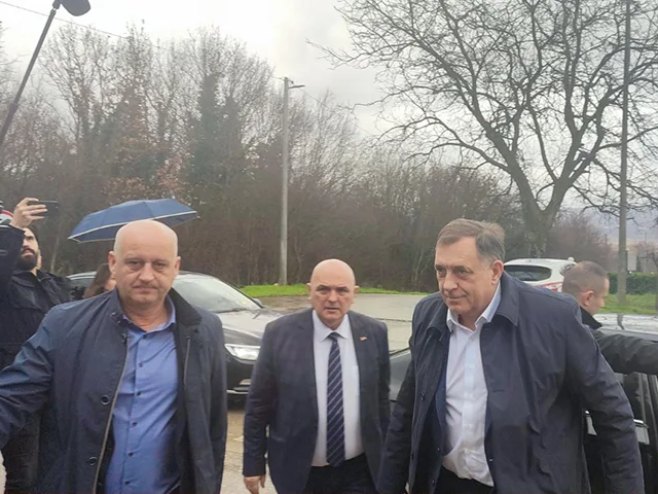 Dodik u Mostrau (Foto: ATVBL.RS) - 