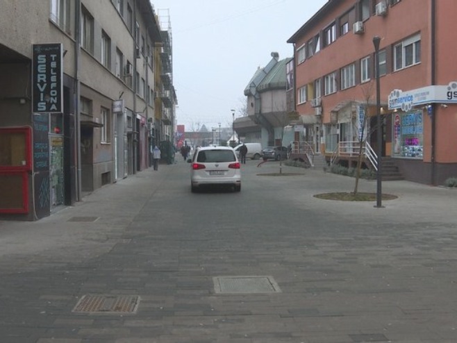 Gajeva ulici u Banjaluci - šetalište ili parking zona? (VIDEO)