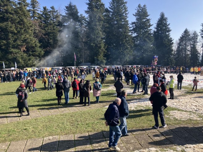 Drugi dan 18. privredno-turističke manifestacije "Dani zime na Kozari" (FOTO/VIDEO)