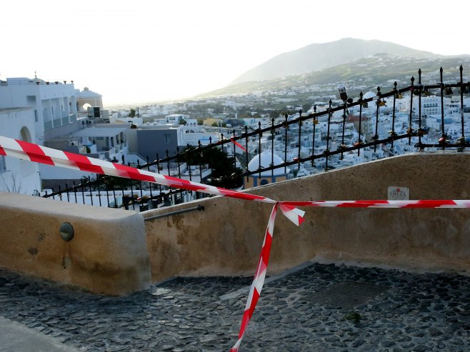 Dva zemljotresa jutros pogodila Santorini, škole na ostrvima zatvorene (FOTO/VIDEO)