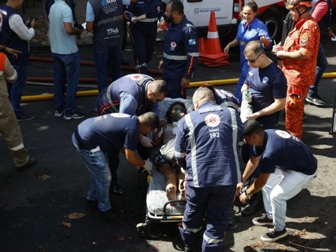 Brazil: U požaru u fabrici za izradu karnevalskih kostima najmanje 20 povrijeđenih (FOTO/VIDEO)