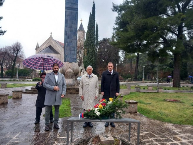 Polaganje vijenaca za Dan boraca u Trebinju - Foto: RTRS