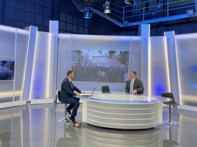 Specijal, gost: Vojislav Savić - Foto: RTRS