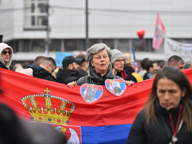 Kolona taksista sa studentima krenula iz Niša; petnaest minuta tišine širom Srbije