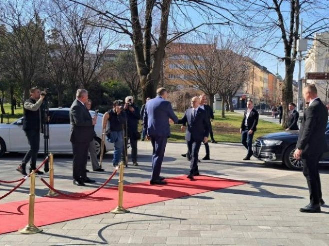 Vučević kod Dodika - Foto: RTRS