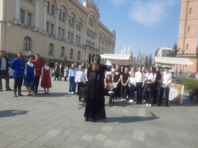 Humanitarni bazar "Romanovi" - Foto: RTRS