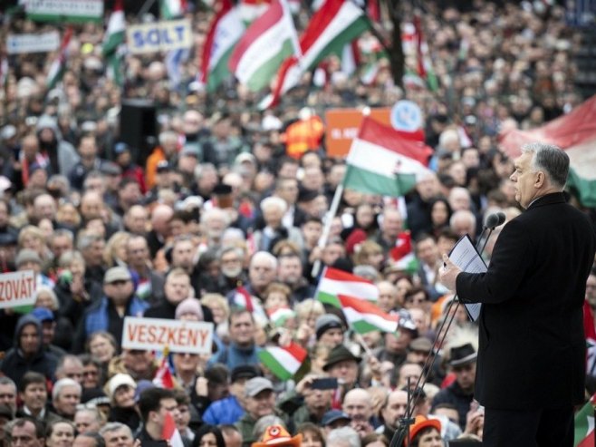 Viktor Orban (foto: EPA-EFE/VIVIEN CHER BENKO) - 