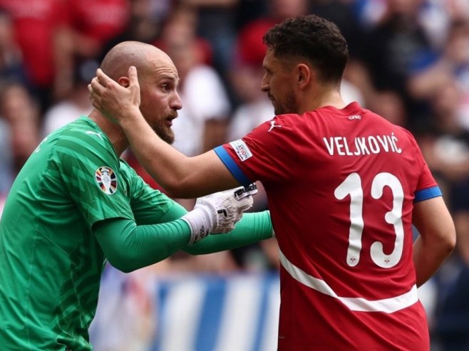 Miloš Veljković (desno) Foto: EPA-EFE/ANNA SZILAGYI - 