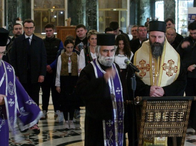 Pomen žrtvama martovskog pogroma na Kosovu i Metohiji 2004. godine(foto: TANJUG/ SAVA RADOVANOVIĆ) - 