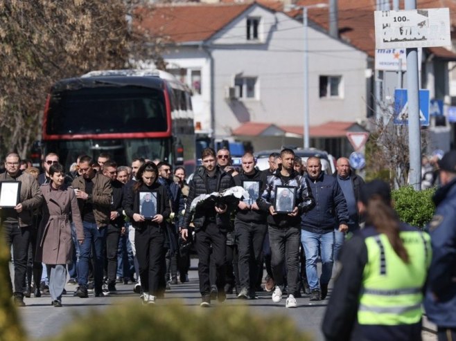 Kočani - sahrana (foto:EPA-EFE/Georgi Licovski) - 