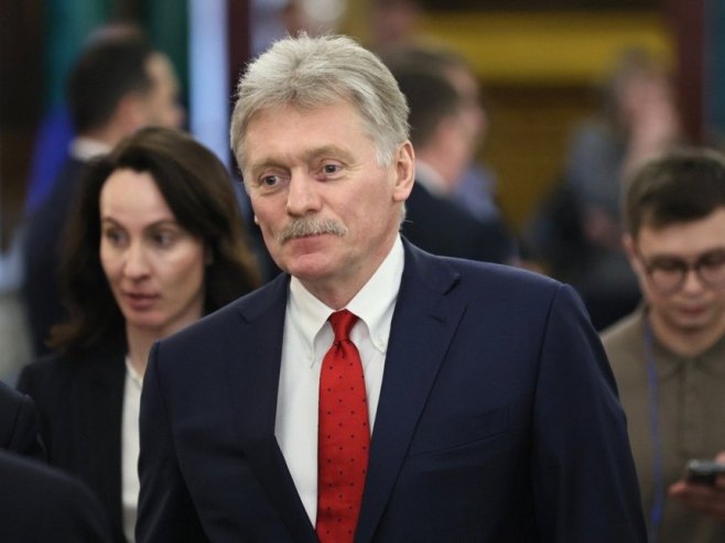 Dmitrij Peskov (foto: EPA-EFE/YURI KOCHETKOV) - 