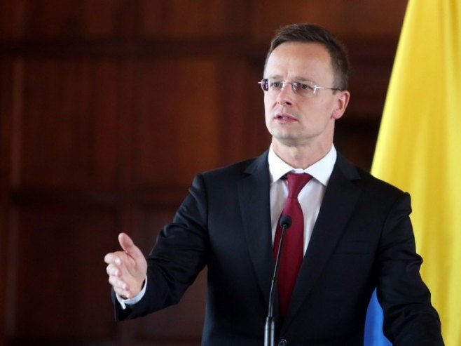 Peter Sijarto (foto:EPA-EFE/Mauricio Duenas Castaneda) - 