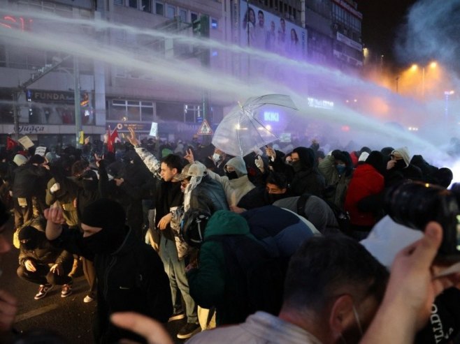 Protesti u Istanbulu (Foto: EPA-EFE/NECATI SAVAS) - 