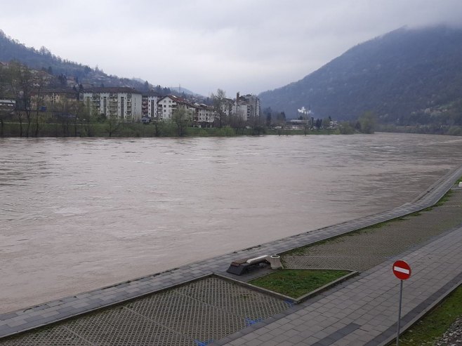 Raste vodostaj Drine - nadležne službe u pripravnosti