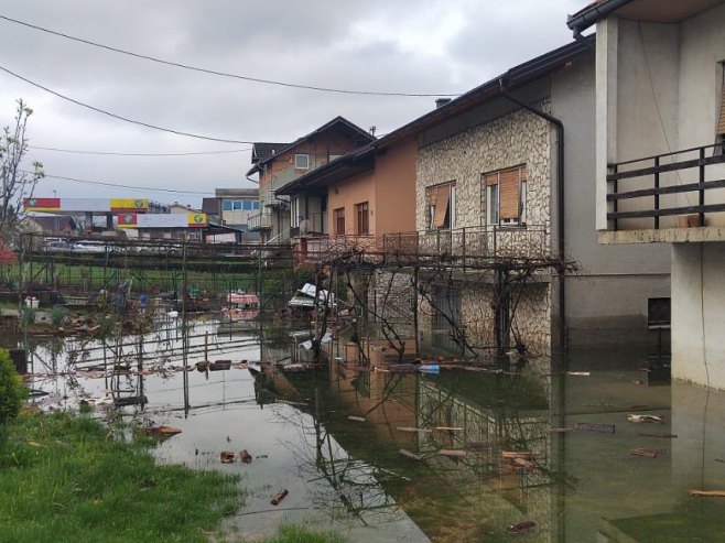 Poplavljenim domaćinstvima 6,1 milion KM nadoknade štete