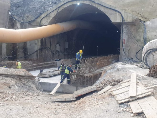 Rad na tunelu Rad na tunelu - Foto: RTRS