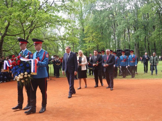 Dodik: Samo jedinstveni i odlučni u odbrani institucija možemo politički da ojačamo Srpsku (VIDEO)