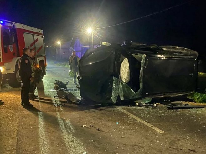 Saobraćajna nezgoda (Foto: Vatrogasci Prijedor) Saobraćajna nezgoda (Foto: Vatrogasci Prijedor) -