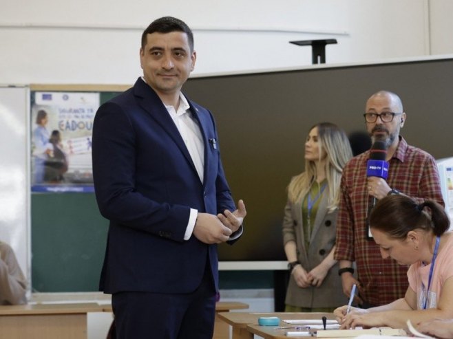 Simion: Neću izdati povjerenje birača, Rumuni su danas ustali