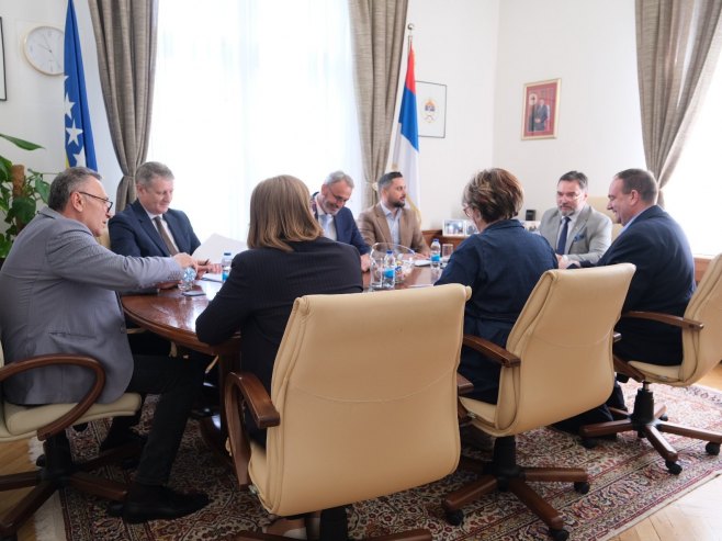 Košarac: EU ugrožava ljudska prava i slobodu kretanja domaćim prevoznicima i grubo narušava SSP