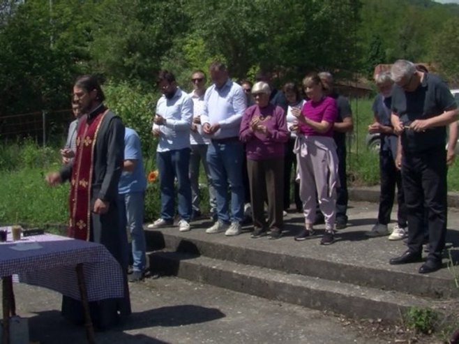 Parastos u Skelanima Parastos u Skelanima - Foto: RTRS
