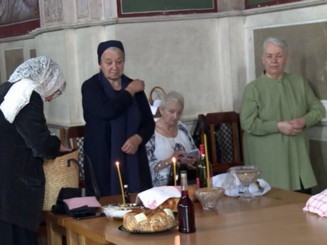 Brojne porodice proslavljaju Đurđevdan, jednu od najčešćih slava kod pravoslavnih Srba (VIDEO)