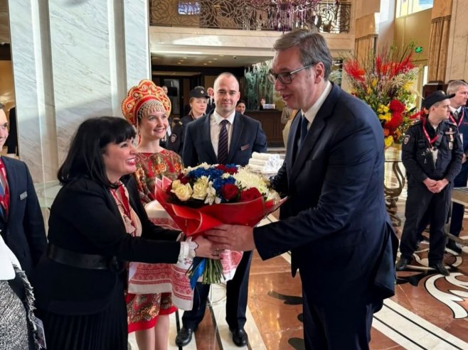 Vučić zahvalio ruskim domaćinima na veličanstvenom dočeku (foto: instagram.com/buducnostsrbijeav) Vučić zahvalio ruskim domaćinima na veličanstvenom dočeku (foto: instagram.com/buducnostsrbijeav) -