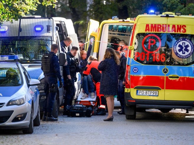 Policija i Hitna pomoć Poljske (Foto: EPA-EFE/JAKUB KACZMARCZYK POLAND OUT) Policija i Hitna pomoć Poljske (Foto: EPA-EFE/JAKUB KACZMARCZYK POLAND OUT) -