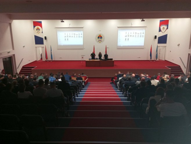 Predavanje MUP-a Srpske i Srbije na temu "Trendovi u vezi nedozvoljenih sintetičkih droga i tehnike proizvodnje"