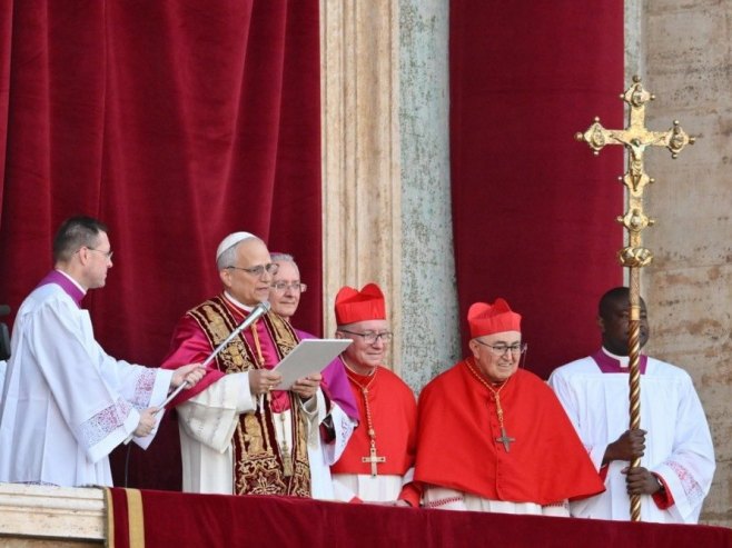 Papa Lav XIV u prvoj poruci poželio mir svim ljudima