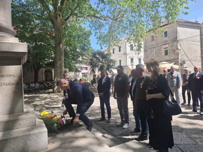 Obilježavanje Dana pobjede nad fašizmom u Trebinju (FOTO/VIDEO) Obilježavanje Dana pobjede nad fašizmom u Trebinju (FOTO/VIDEO)