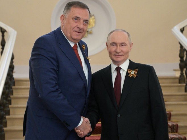 Predsjednik Srpske: Sa Putinom sam razmijenio važne riječi - na pravom smo mjestu i na pravoj strani (VIDEO) Predsjednik Srpske: Sa Putinom sam razmijenio važne riječi - na pravom smo mjestu i na pravoj strani (VIDEO)