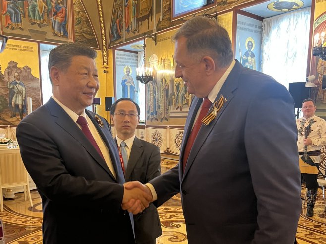 Dodik u Moskvi sa predsjednikom NR Kine i poznatim režiserom Oliverom Stounom (FOTO)
