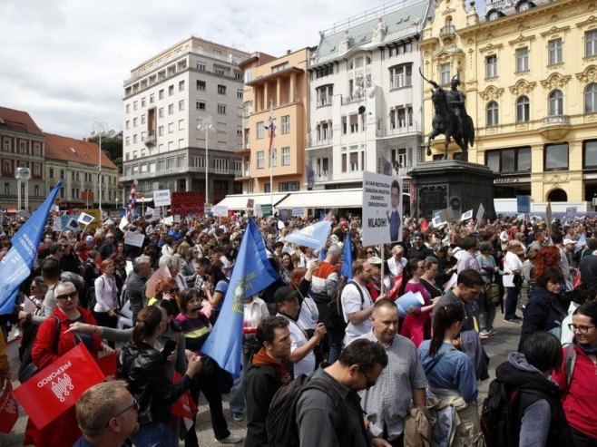 Zagreb: Sindikati najavili štrajk i tužbe protiv Hrvatske i ministra Fuhsa
