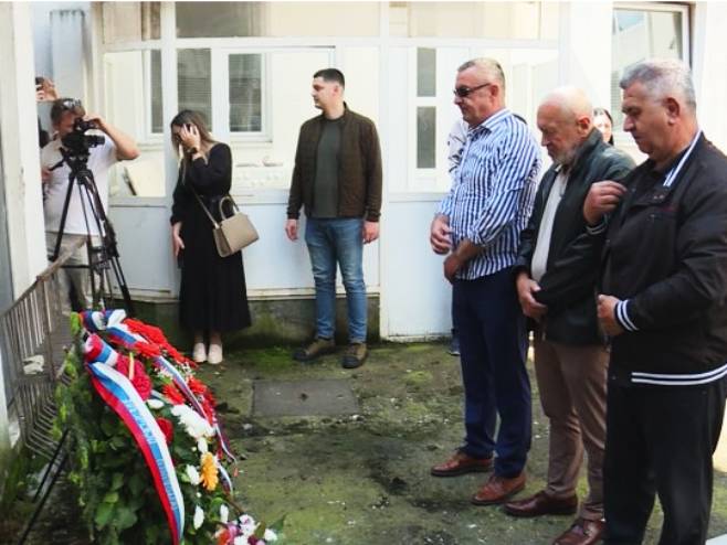 Brčko: Služen parastos sa porodicu Isailović Brčko: Služen parastos sa porodicu Isailović - Foto: RTRS