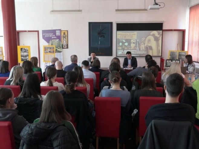 Doboj: Srednjoškolci organizovali Obrazovni forum o logoru iz Prvog svjetskog rata