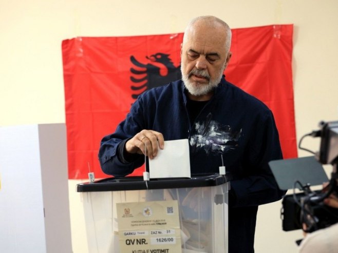 Relativno niska izlaznost na izborima u Albaniji, do 11.00 glasalo 17,3 odsto birača