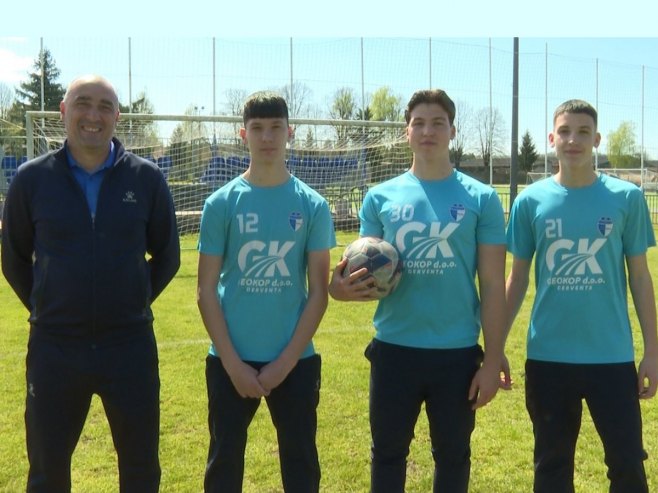 Derventa: Kako izgleda jedan dan u porodici sa četiri fudbalera? (VIDEO)