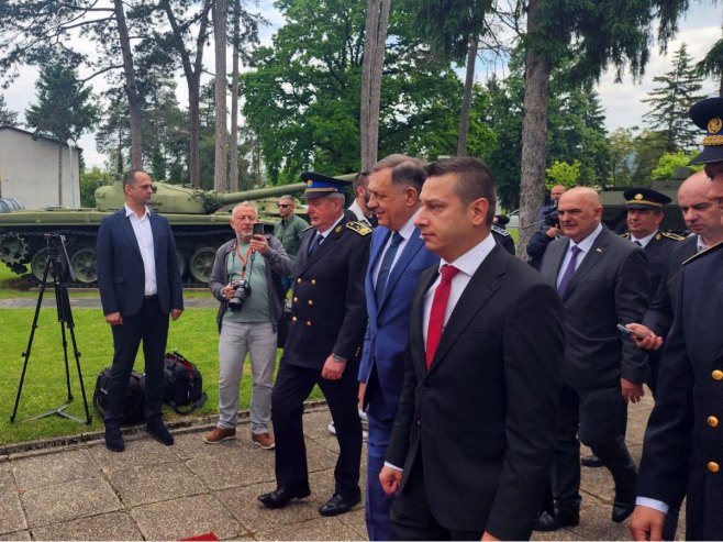 Centralna svečanost povodom obilježavanja Dana VRS; Prisustvuju Dodik, Cvijanović, Višković i Stevandić (FOTO/VIDEO)
