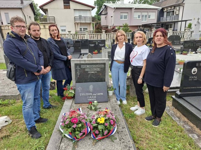 Obilježen 12. maj, Dan sestrinstva - položeni vijenci na grob Nade Trišić