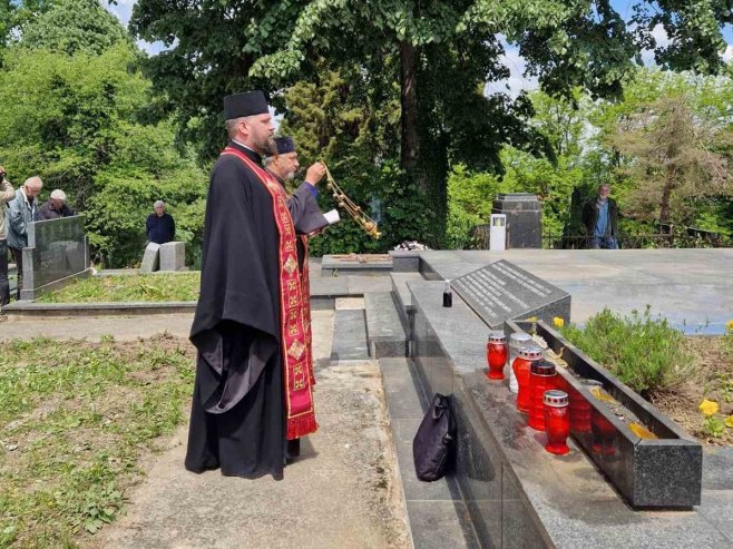 Glina: Služen parastos za oko 2.000 ubijenih Srba sa Korduna i Banije (FOTO)
