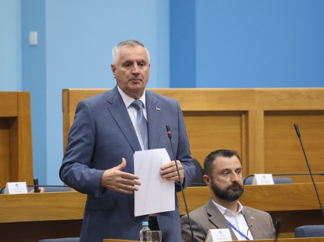 Višković: Odbaciti neustavni zaključak Bećirovića i Komšića