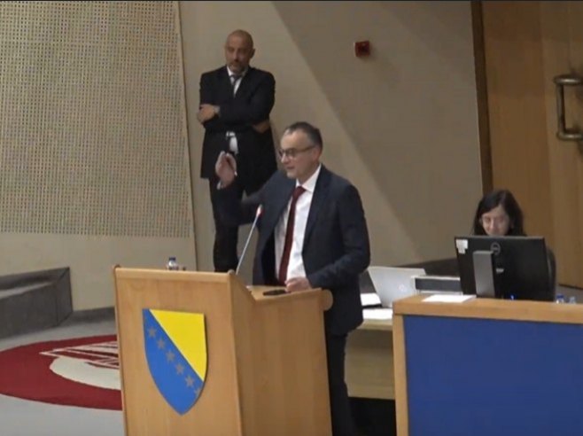 Babalj izazvao incident; Vulić: Nedostojan predstavnik srpskog naroda