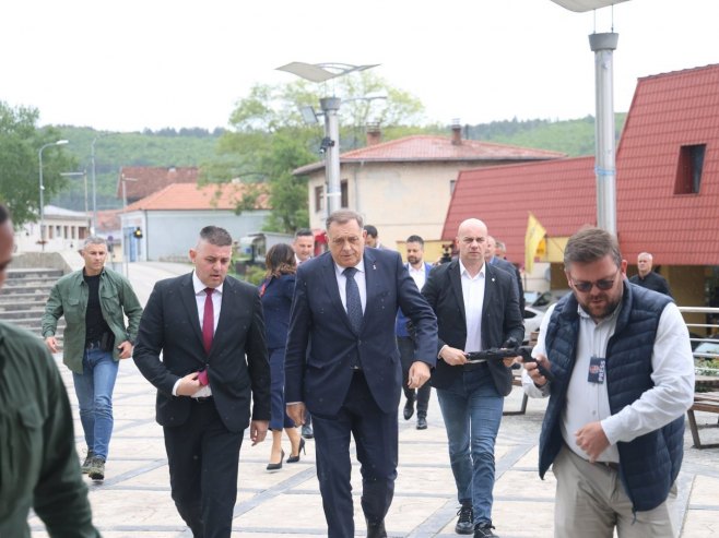 Predsjednik Dodik u Mrkonjić Gradu Predsjednik Dodik u Mrkonjić Gradu - Foto: ZIPAPHOTO/Borislav Zdrinja