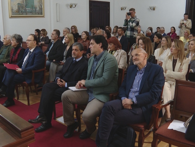Međunarodni naučni simpozijum "Novine u dijagnostici i liječenju ginekoloških oboljenja" Međunarodni naučni simpozijum "Novine u dijagnostici i liječenju ginekoloških oboljenja" - Foto: RTRS