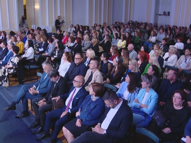Međunarodni simpozijum, na temu "Prevencija je temelj zdravlja" - Foto: RTRS