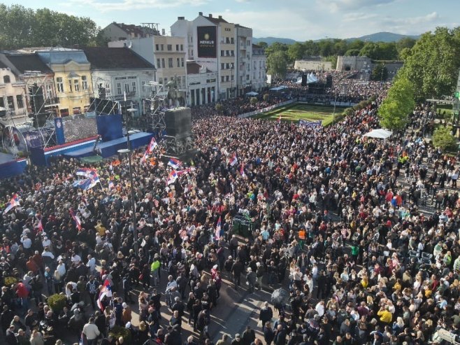 Svenarodni skup u Nišu (Foto: TANJUG/ STR/ bg) - 