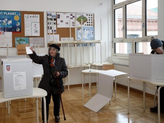 Zagreb, glasanje (foto: EPA-EFE/ANTONIO BAT) Zagreb, glasanje (foto: EPA-EFE/ANTONIO BAT) -